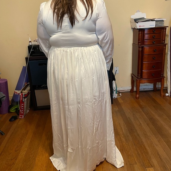 Ivory Maxi Dress - Picture 4 of 4